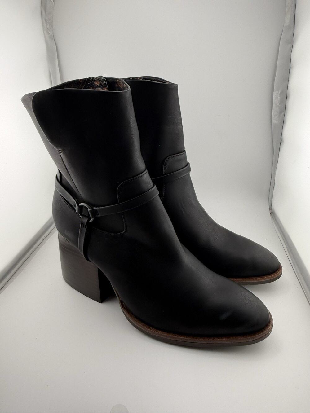 NWOB $150 Korks Women Selena Harness Boot Black Size 9.5